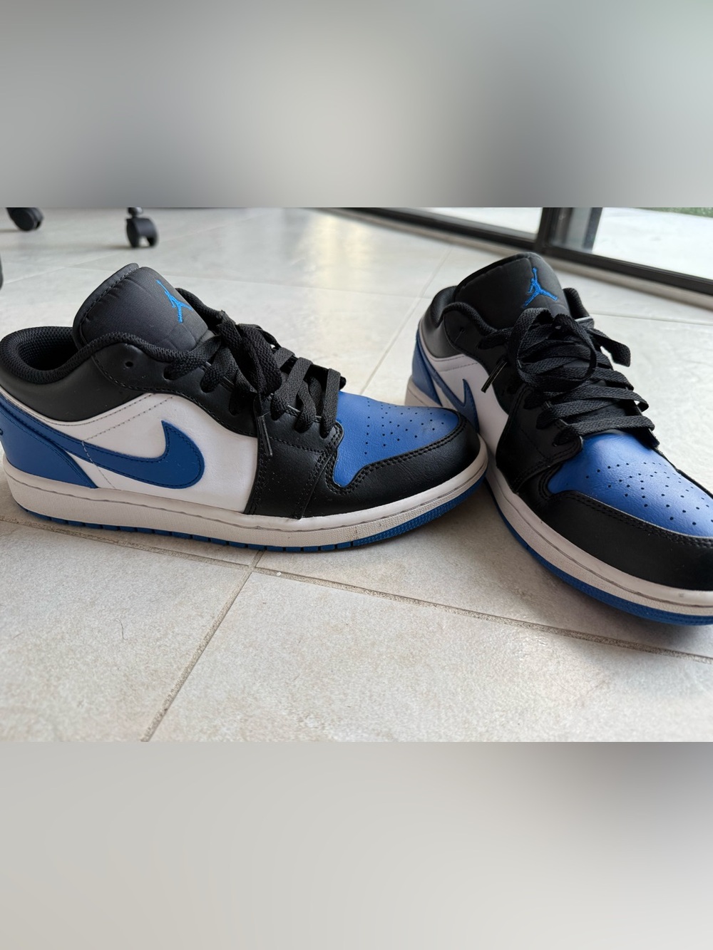 Nike Low-Top Sneakers in Royal Blue, Black & White - Picture 3 of 6